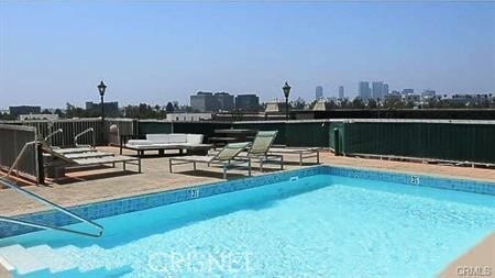 Foto del edificio - 8811 Burton Way