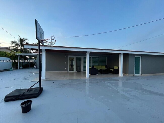 Foto del edificio - 12770 SW 18th St
