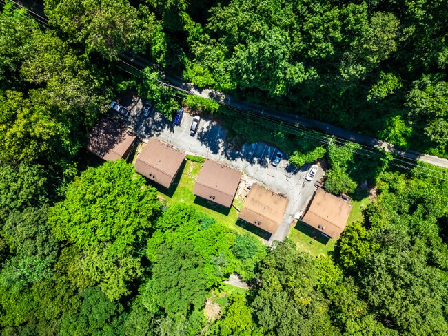Foto del edificio - 1046 Shingle Rd