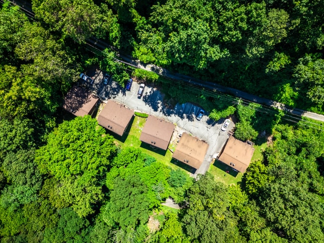 Building Photo - 1046 Shingle Rd