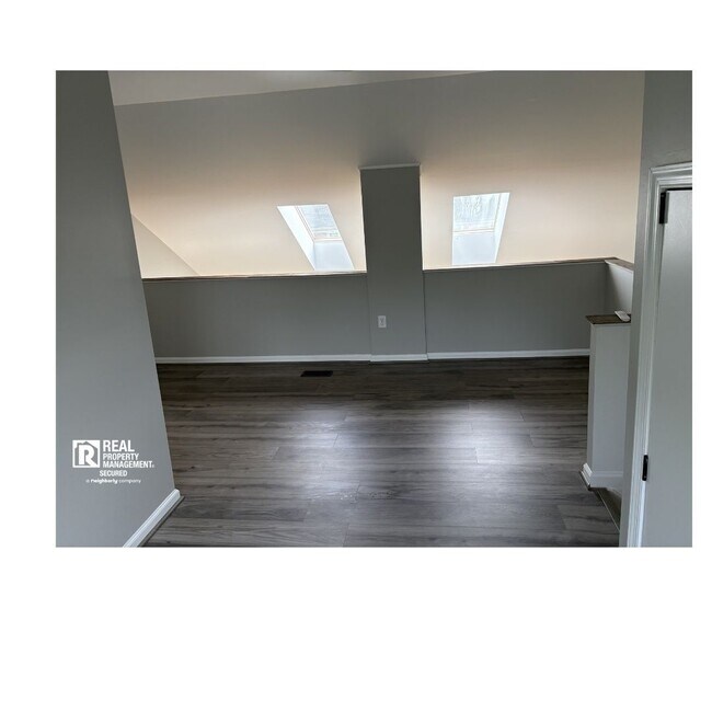 Foto del edificio - 1346 Riverwood Way