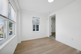 Building Photo - 318 Berkley St