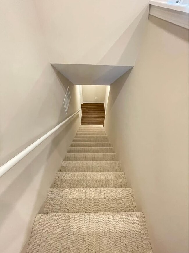 Building Photo - 9279-9281 N Fox Pointe Ct