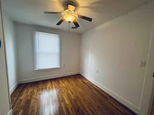 Building Photo - Nice Country Home