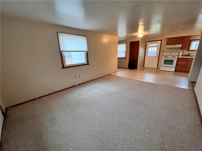 Building Photo - 211 N 19th Ave