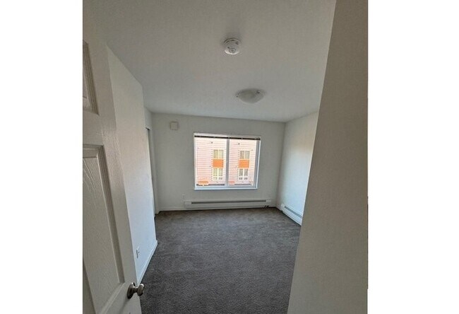 Foto del edificio - 1223 Mill Bay Rd