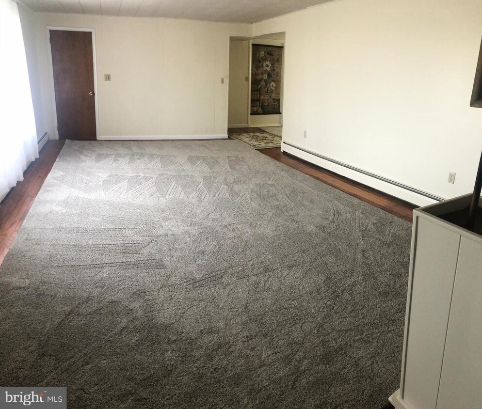 Foto principal - 550 E Christine Rd