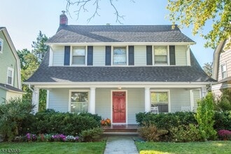 Building Photo - 276 Bay Ave