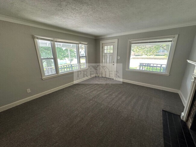 Foto del edificio - 1702 E 72nd St
