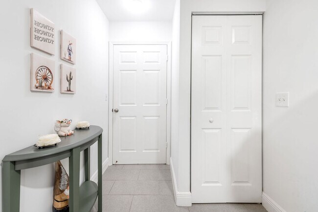 Foto del edificio - 147 Granada St