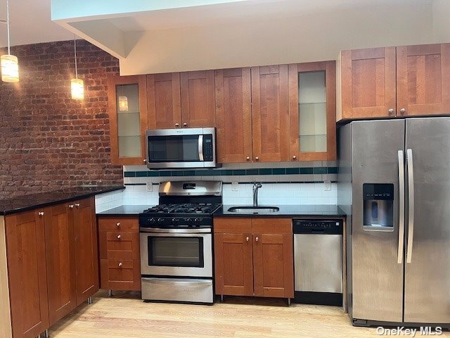Foto principal - 78-38 Metropolitan Ave