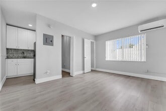 Building Photo - 6647 SW 59th Pl