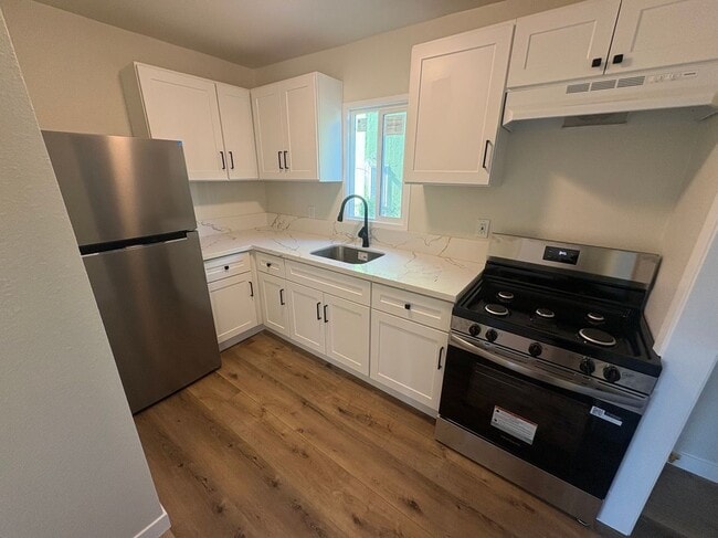Foto del edificio - 4426 1/2 Lockwood Avenue