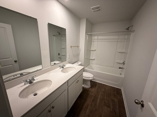 Building Photo - 341 Berring Ln