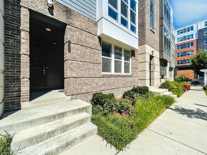 Primary Photo - 13317 Launders St