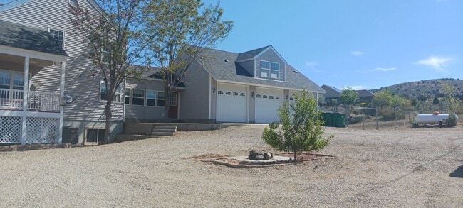 Building Photo - Spacious Home by Carson River