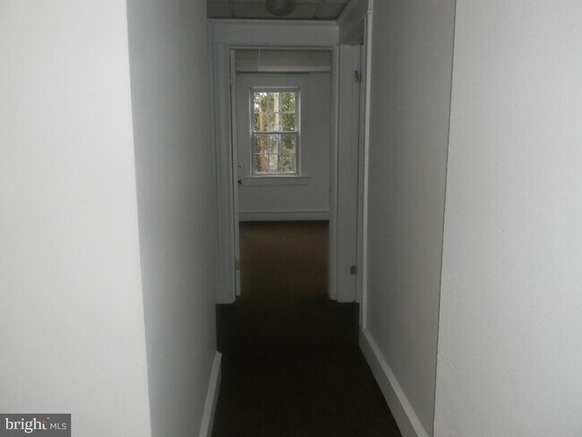 Foto del edificio - 2520 NW Blvd