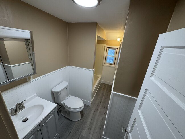 Building Photo - 90 Winter St