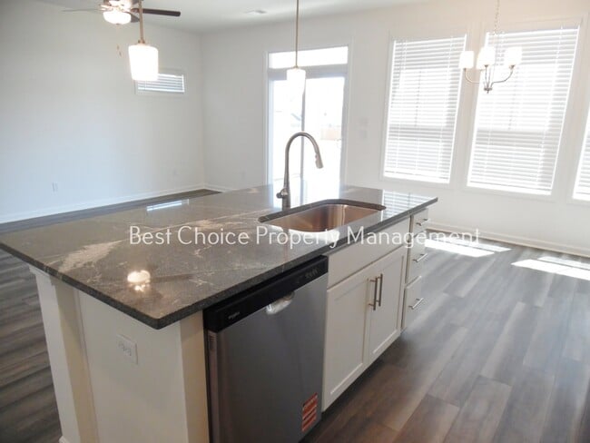 Foto del edificio - 245 Brown Cir