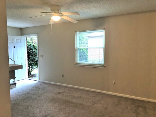 Building Photo - 3921 Overbrook Dr