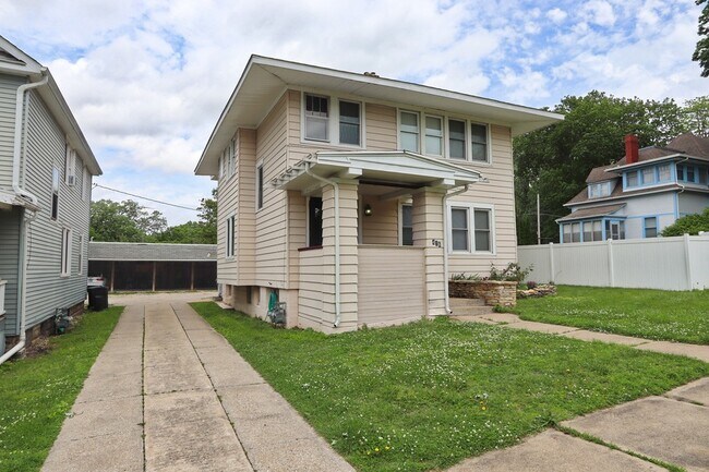Foto del edificio - 416 1/2 W Jackson Street Unit