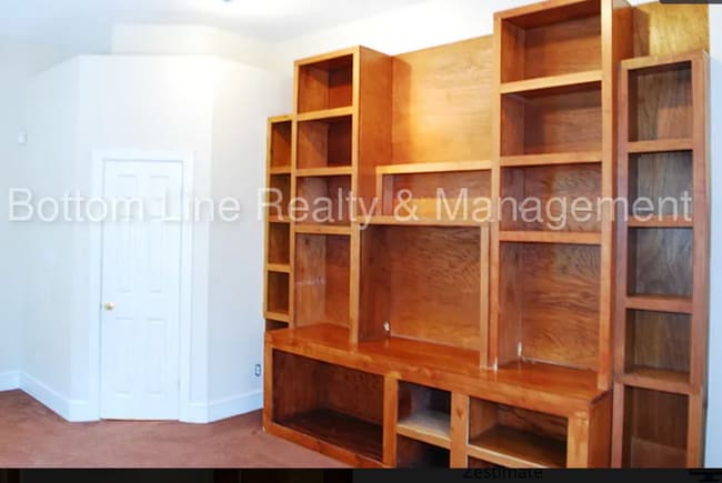 Building Photo - 2 bedroom apartment for rent in a great location