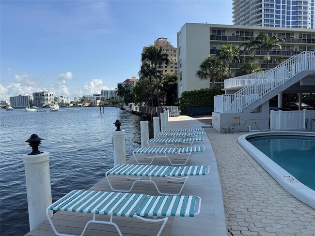 Foto del edificio - 95 N Birch Rd