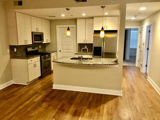 nice kitchens - 910 N Mcknight Rd