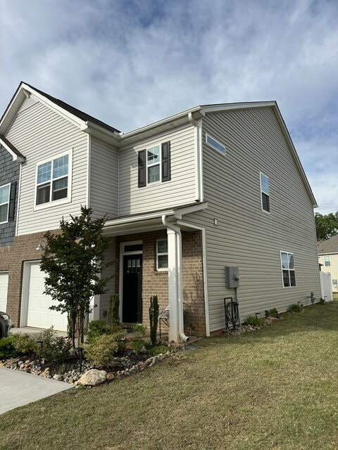 Beautiful 3 bedroom townhome with backyard space in Pendleton - Beautiful 3 bedroom townhome with backyard space in Pendleton