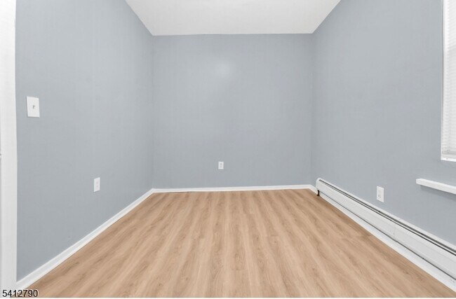 Building Photo - 139 S 8th St