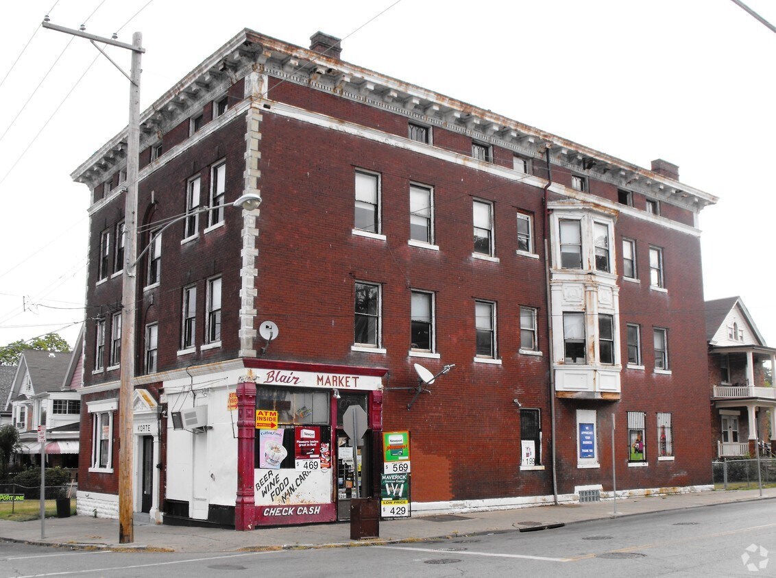 Foto principal - 3400 Woodburn Ave