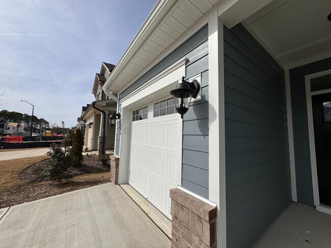 Building Photo - Room in Single Family Home on Greatland Rd