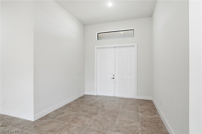 Foto del edificio - 2303 NW 18th Pl