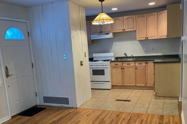 Open Concept Space - 73 Cortland Cir