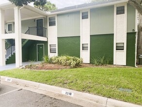 Building Photo - 2217 Flower Tree Cir