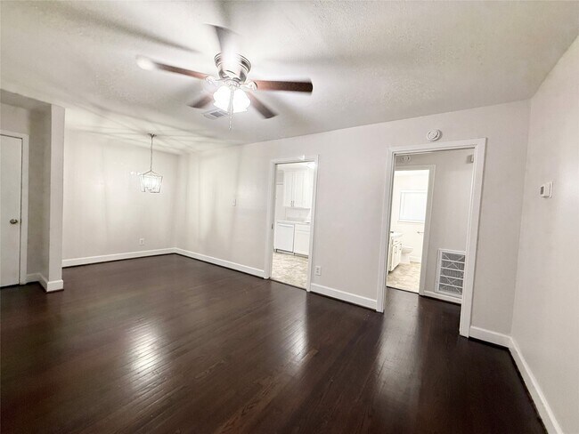 Foto del edificio - 913 Wimberly St