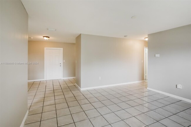 Building Photo - 20525 NW 28th Ct