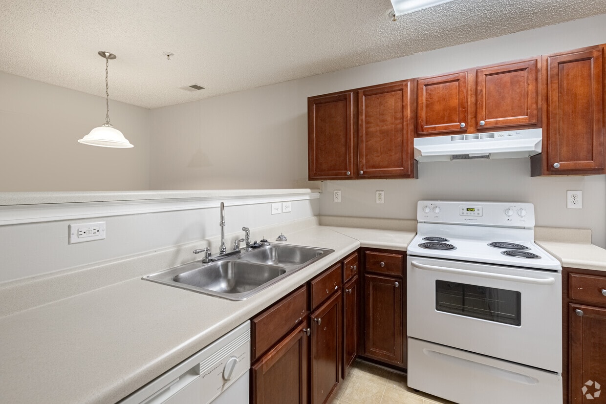 Primary Photo - Cross Creek Apartment Homes