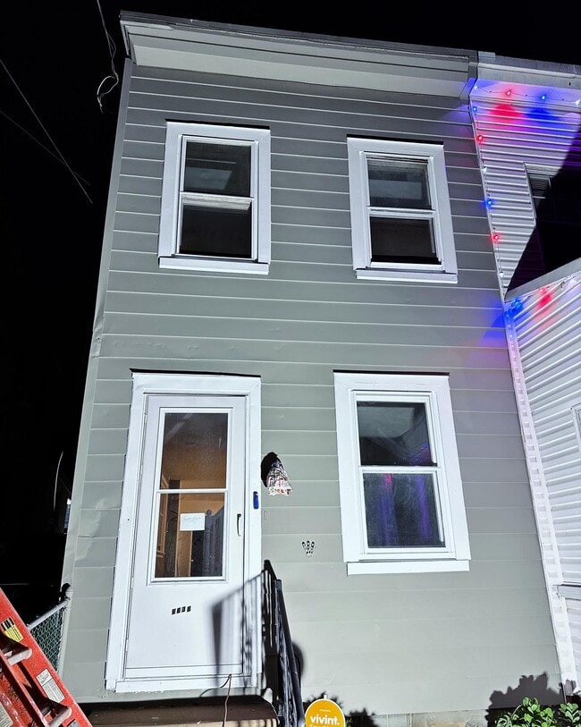 Building Photo - 4638 James St