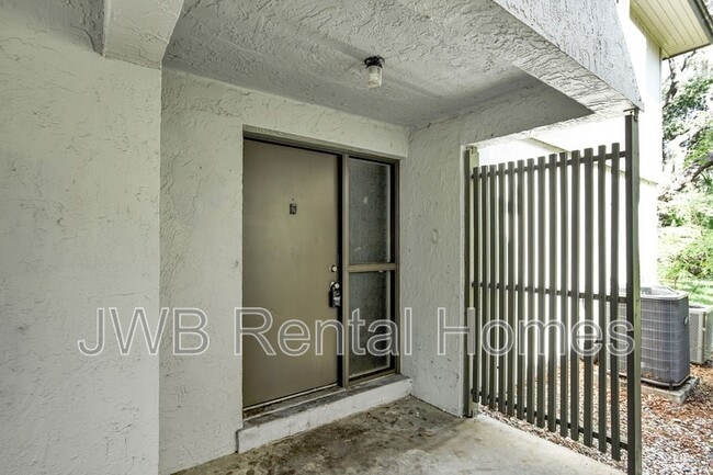 Building Photo - 3 Veronese Ct