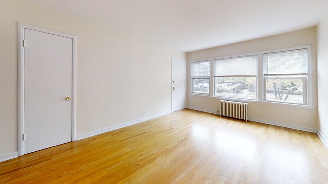 Foto del edificio - Rarely Available, Top Floor, Spacious 2 Be...