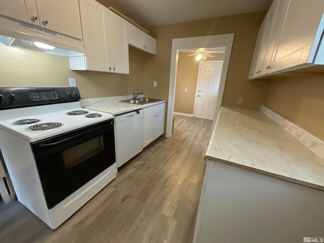 Building Photo - 1058 G St