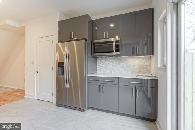 Building Photo - 1415 N 28th St