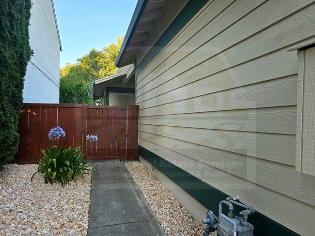 Photo - Foxboro Downs 3 bedroom Home for Rent