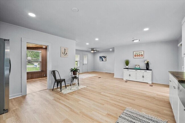 Foto del edificio - 2940 Piper Rd