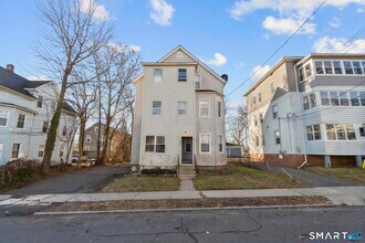 Building Photo - 105 Rhodes St