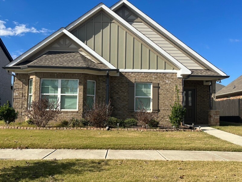 Foto principal - 8319 Stillwater Cir