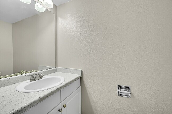 Building Photo - $2,175, delightful 2-bedroom, 2.5-bathroom...