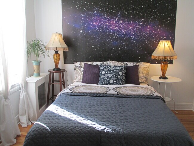 dormitorio 1 cama de tamaño completo - 855 Pavonia Ave