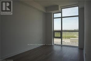 Photo du bâtiment - 450-450 Dundas St E